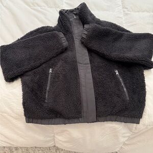 Vuori Womens Charcoal Gray/Black Sherpa Jacket